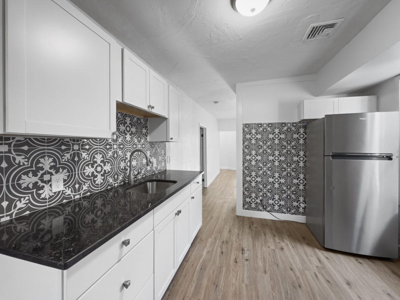 Modern kitchen photo